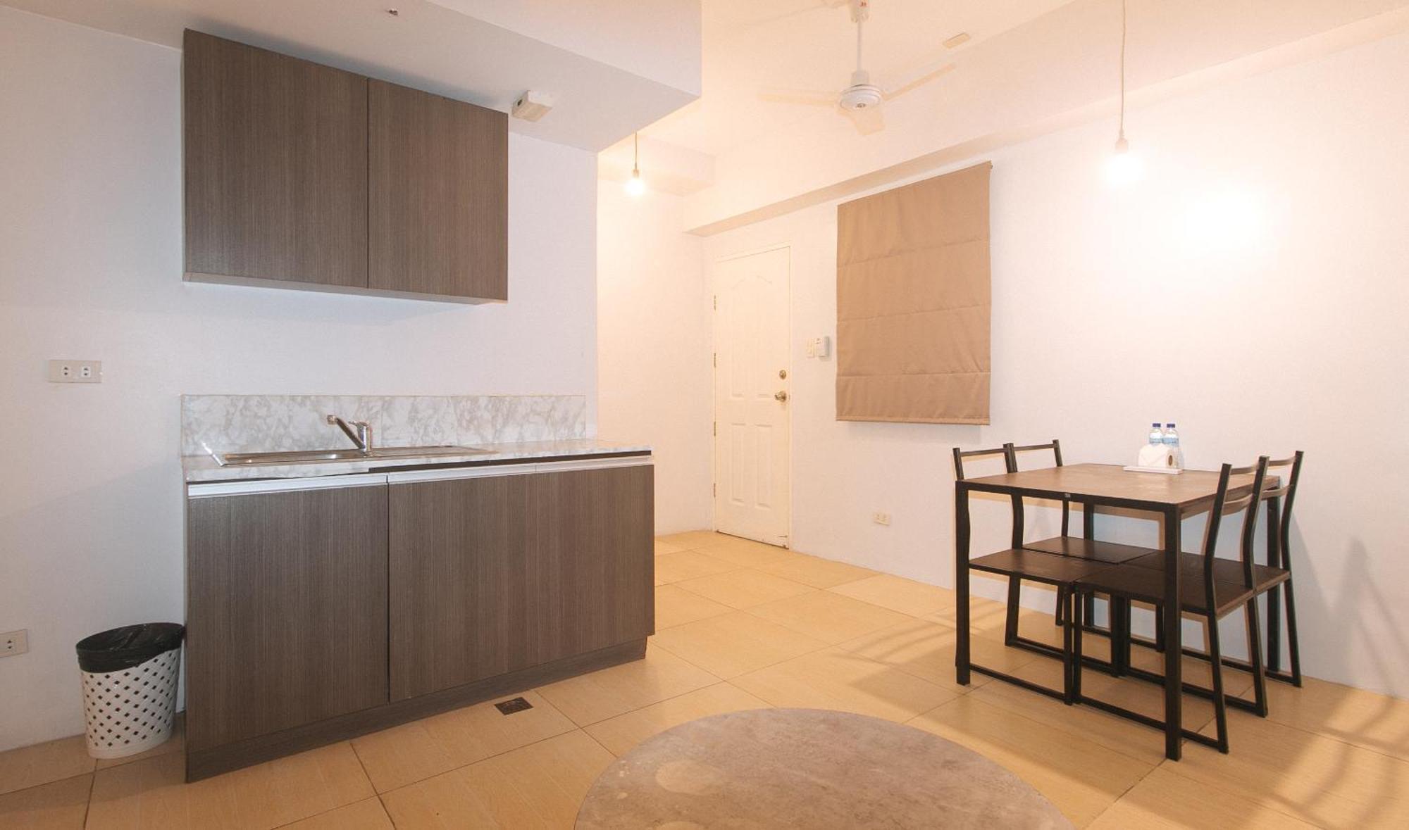 59 Xavierville By Reddoorz Cubao Esterno foto