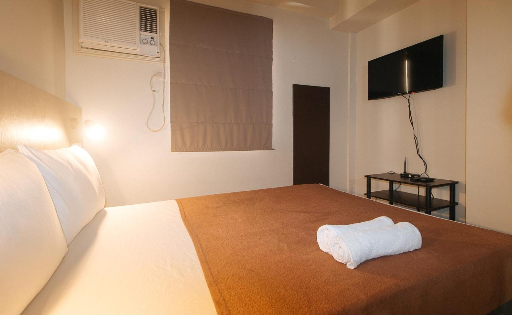 59 Xavierville By Reddoorz Cubao Esterno foto