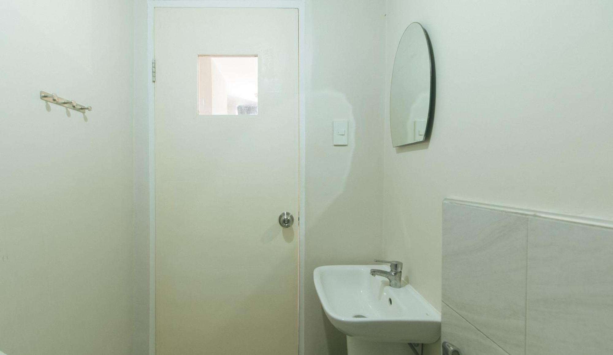 59 Xavierville By Reddoorz Cubao Esterno foto