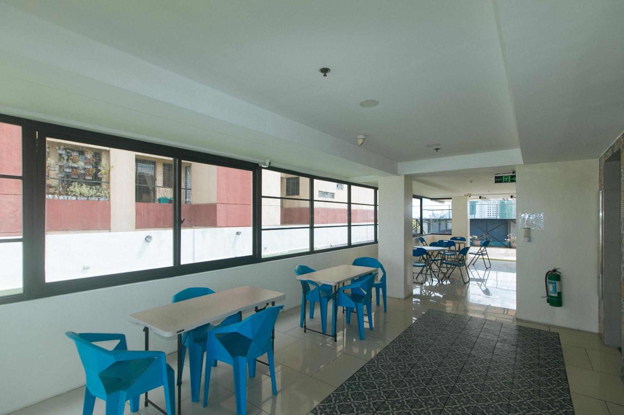 59 Xavierville By Reddoorz Cubao Esterno foto
