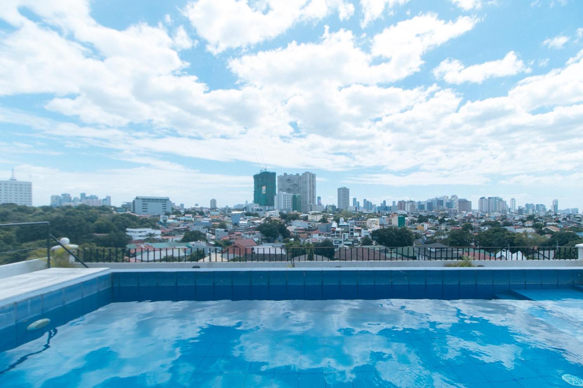 59 Xavierville By Reddoorz Cubao Esterno foto